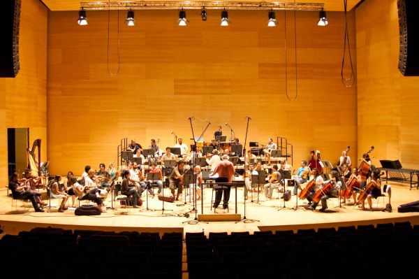 Orquestra Simfònica de Cobla i Corda de Catalunya Orquestra Simfònica de Cobla i Corda de Catalunya